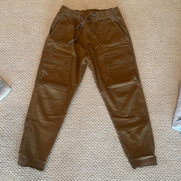 Levi’s Cargo Half Jogger Pants - Picture 1 of 4